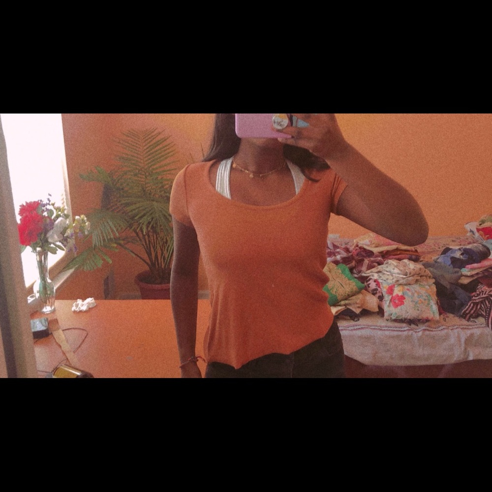 Simple yellow tee